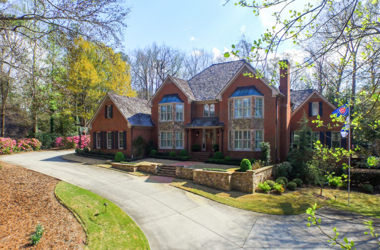 Sandy Springs Real Estate Listing - Luxury Estate for Sale in 30350