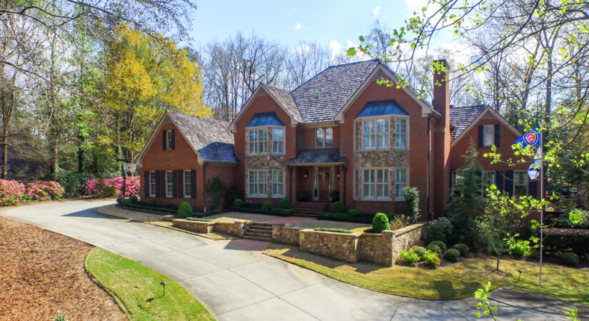 Sandy Springs Real Estate Listing - Luxury Estate for Sale in 30350