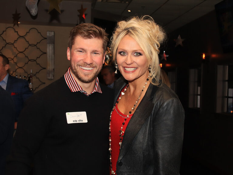 30 Collette McDonald & Associates - Collette and Collin Gravitt 3028